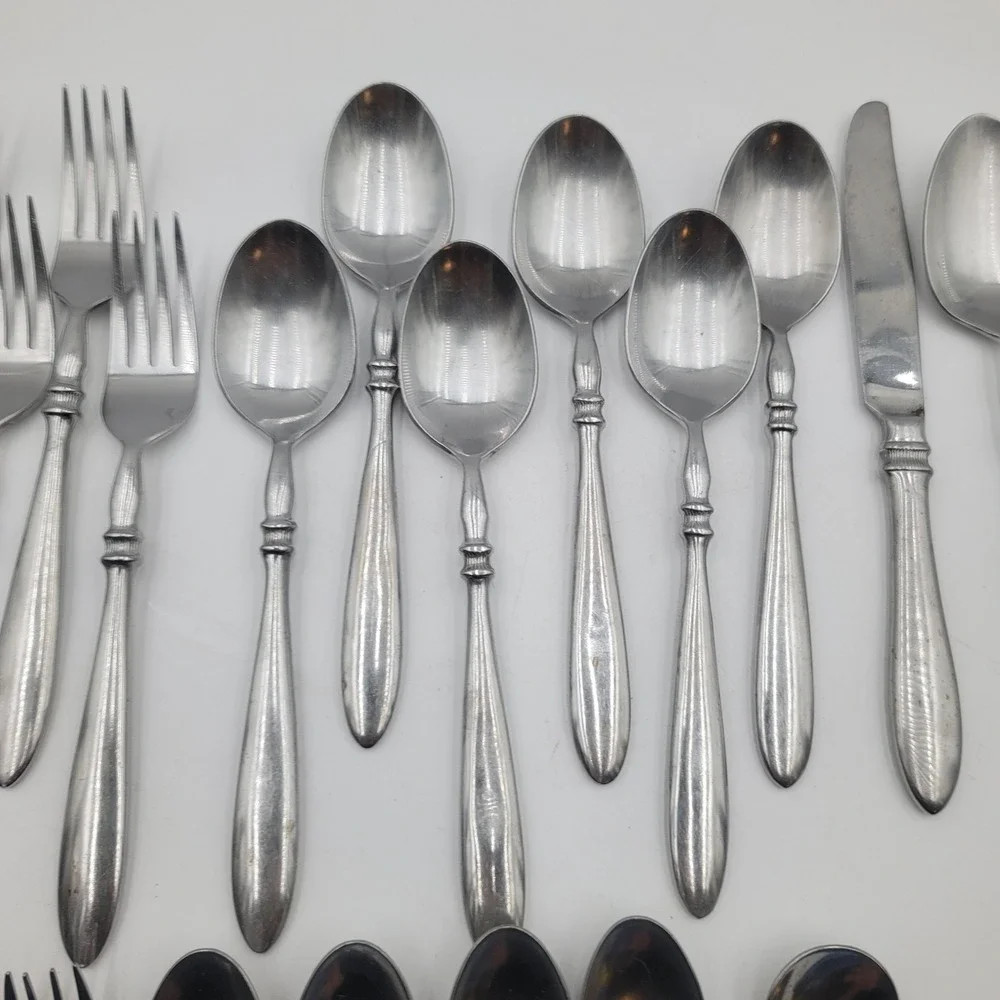 21 pc Stainless Steel UNF2216 Flatware Set Ribbed Neck Teardrop Handle